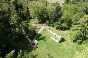 Le site "Léproserie Chapelle St Thomas" vu du ciel (Photo: Hervé Hanin).